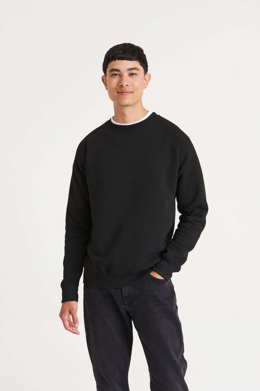GRADUATE HEAVYWEIGHT SWEAT - Arctic White - Model