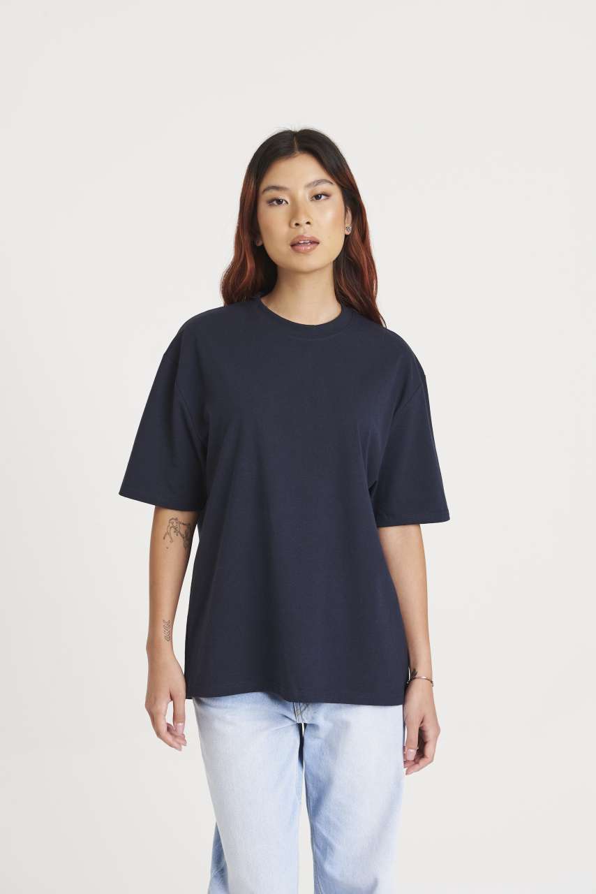 ARROW RECYCLED HEAVY OVERSIZE T - Navy - Model