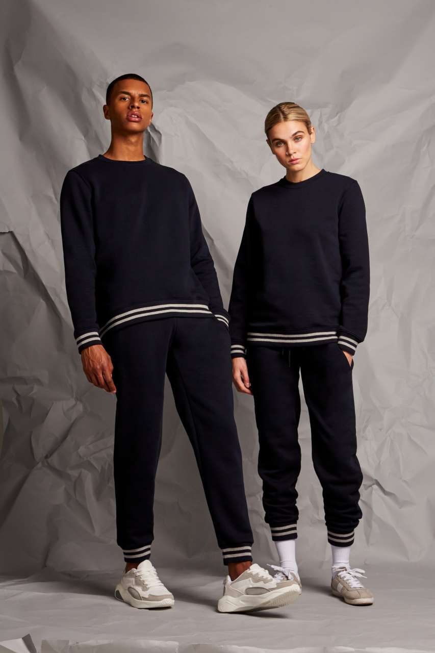 SWEAT WITH STRIPE CUFFS - Black/Heather Grey - Model
