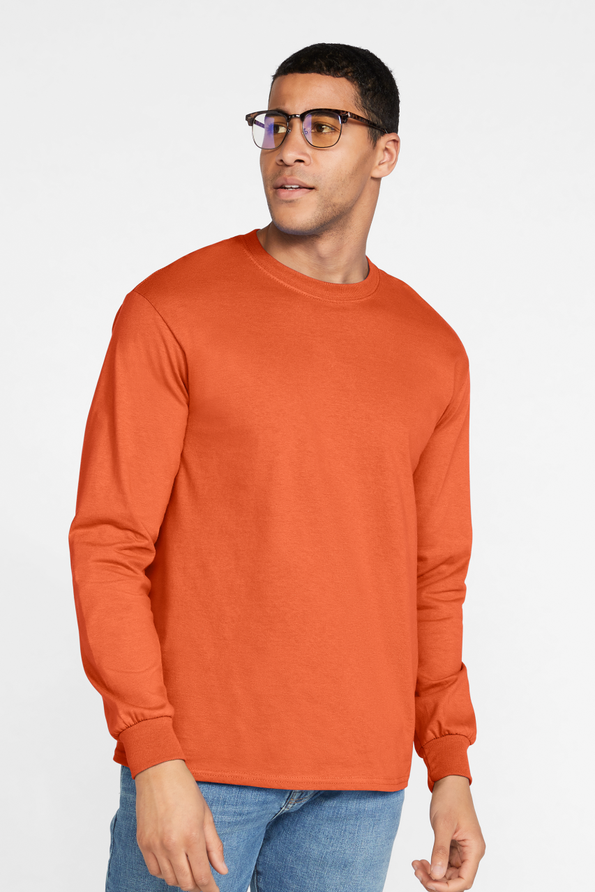 ULTRA COTTON™ ADULT LONG SLEEVE T-SHIRT - Ash Grey - Model
