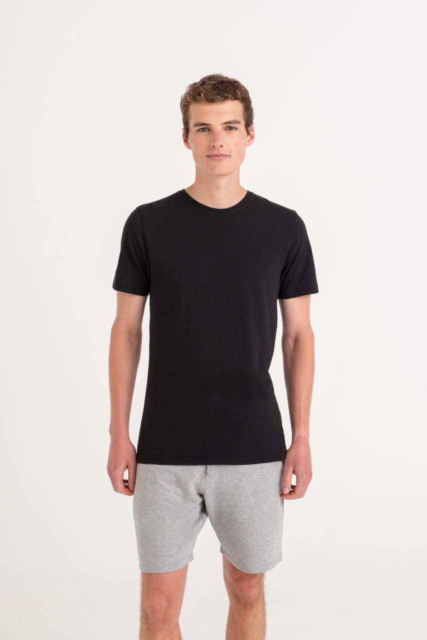 COOL URBAN FITNESS T - Jet Black - modelimageurl