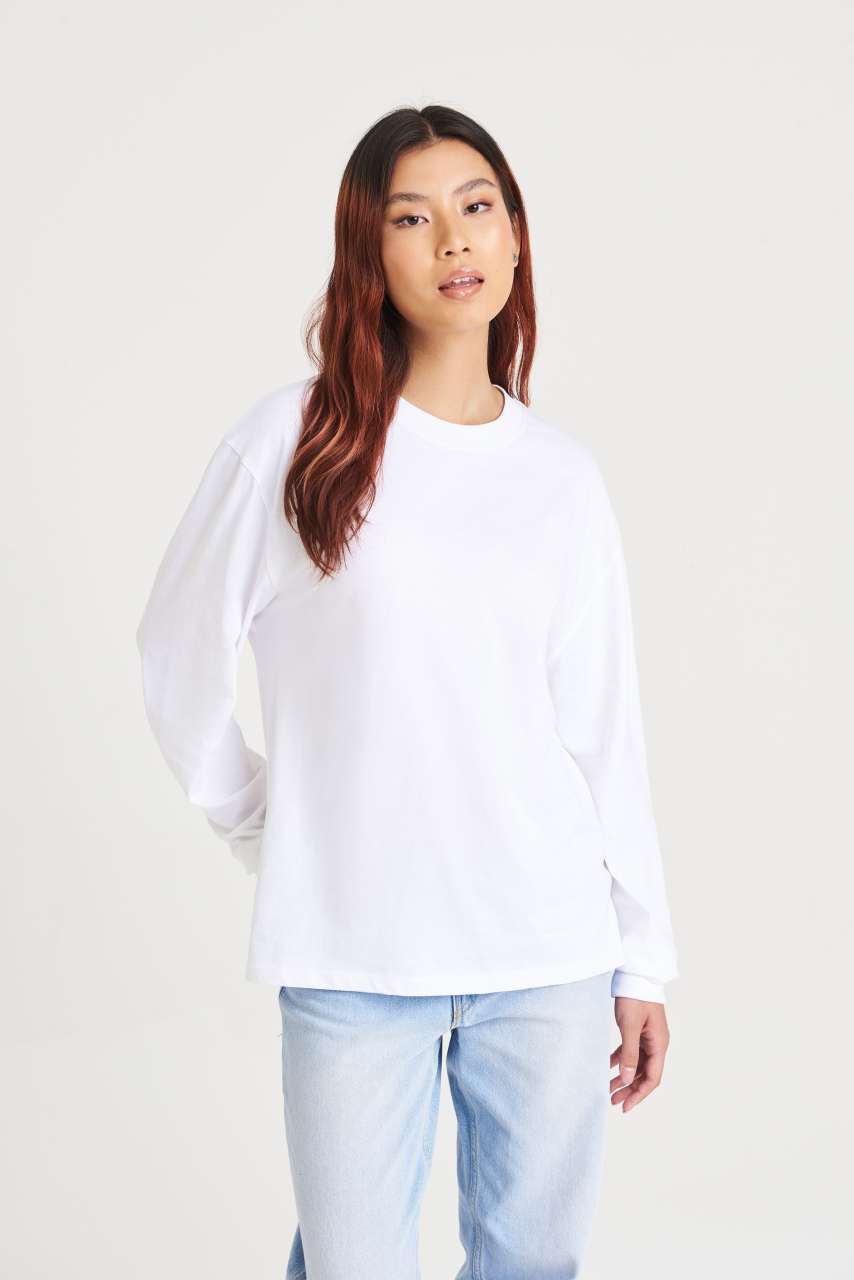 OVERSIZE 100 LONG SLEEVE T - White - modelimageurl