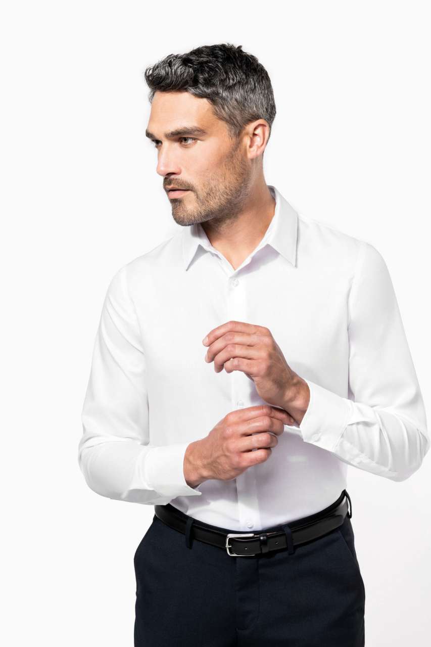 MEN'S FITTED LONG-SLEEVED NON-IRON SHIRT - Black - Model