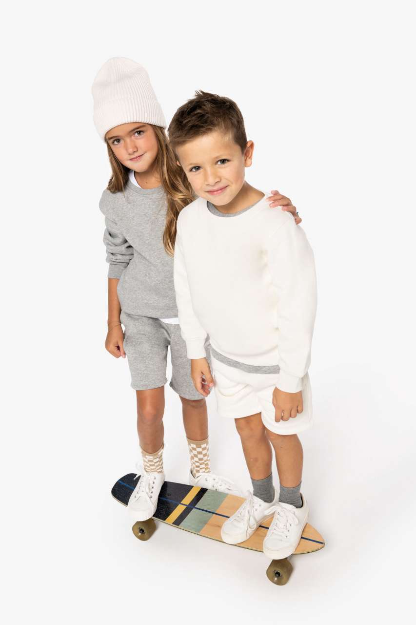 KIDS' ECO-FRIENDLY ROUND NECK SWEATSHIRT - Hibiscus Red - modelimageurl
