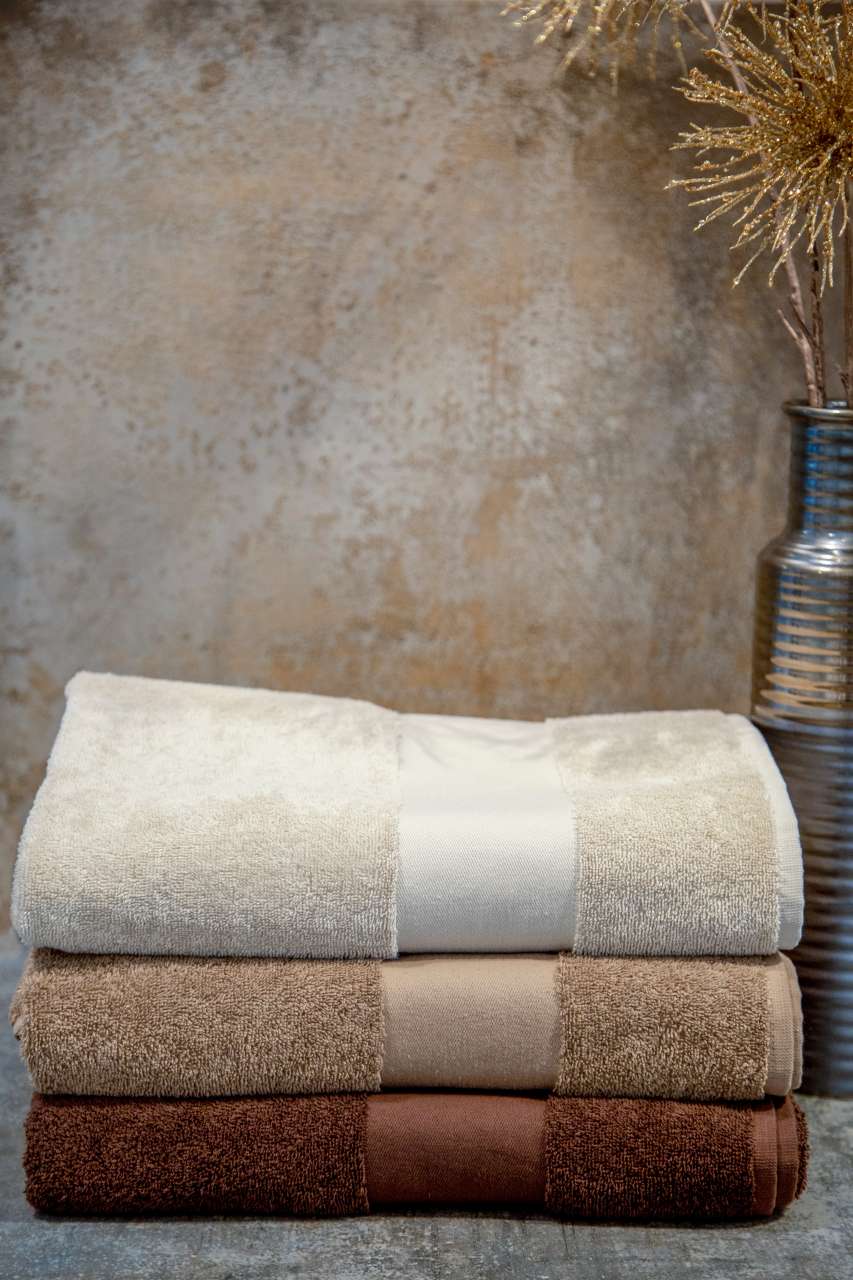 OLIMA CLASSIC TOWEL - Berry - Model