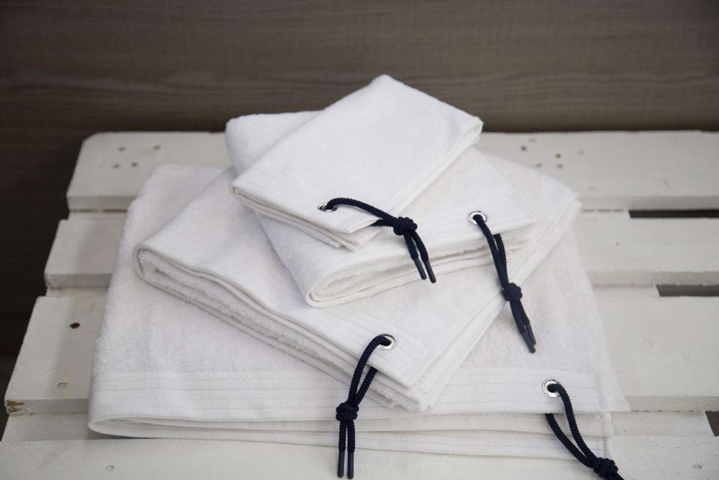 OLIMA SPORTS TOWEL - White - colorimageurl
