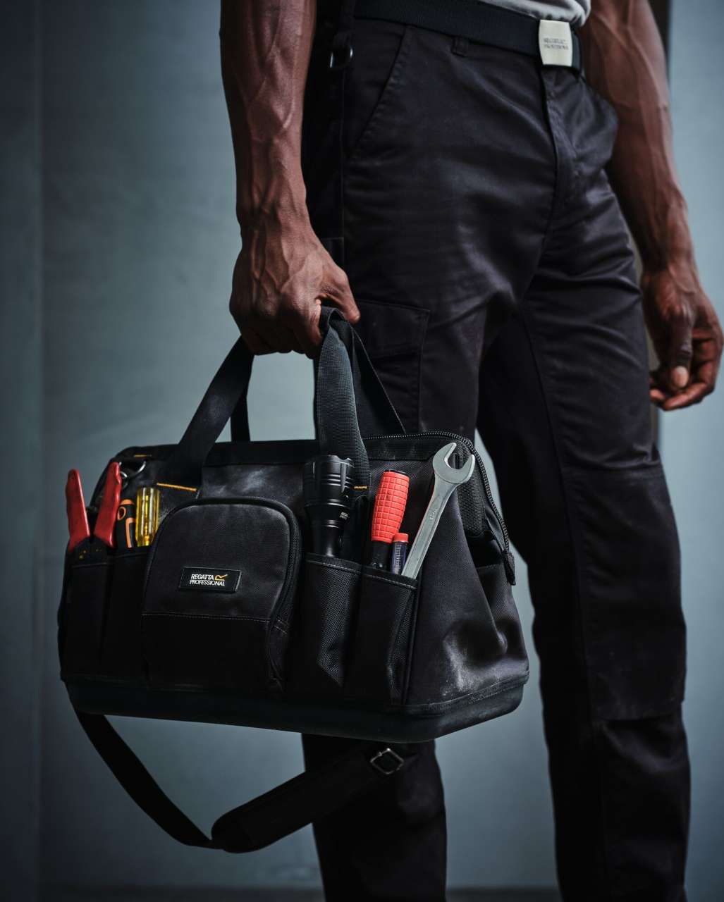 TOOLBAG WIDE ZIPPER - Black - Model