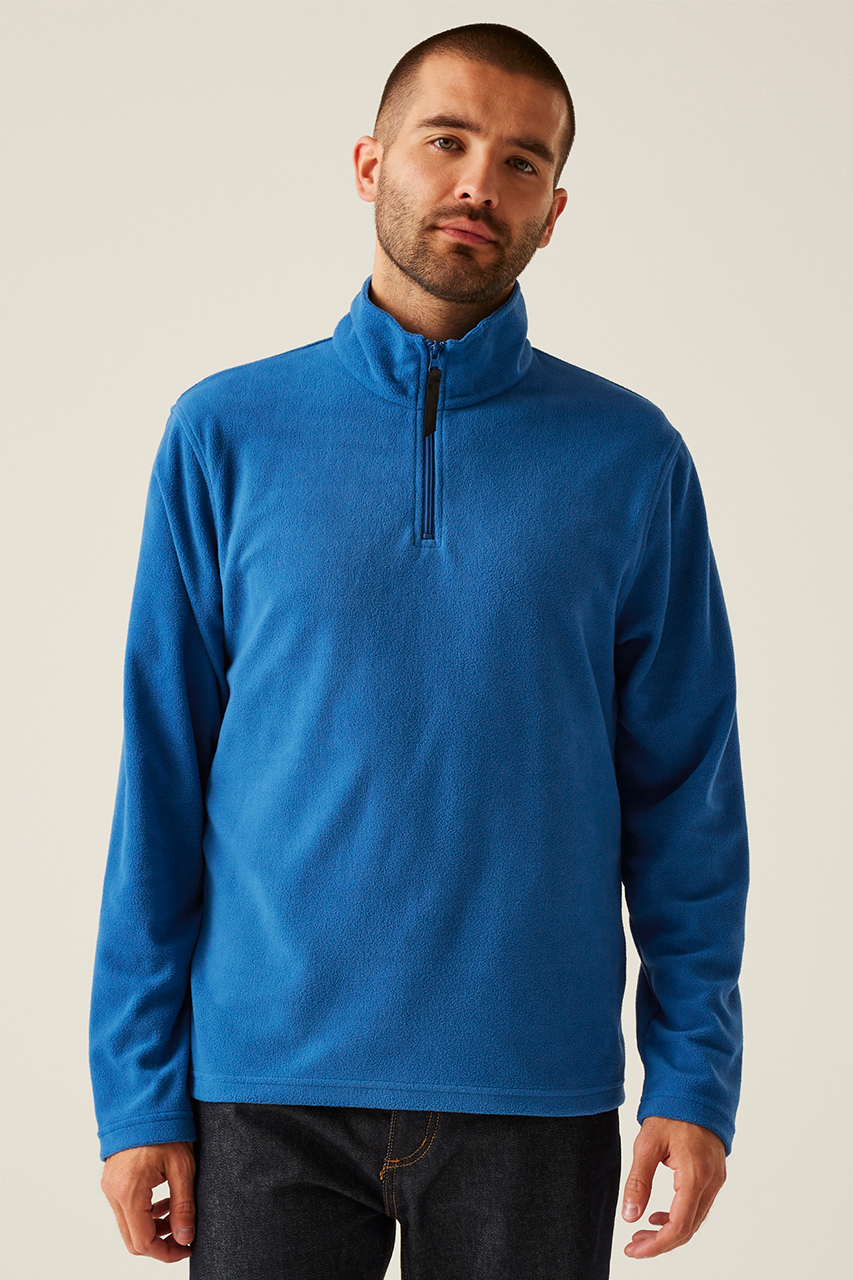 MICRO ZIP NECK FLEECE - Black - Model