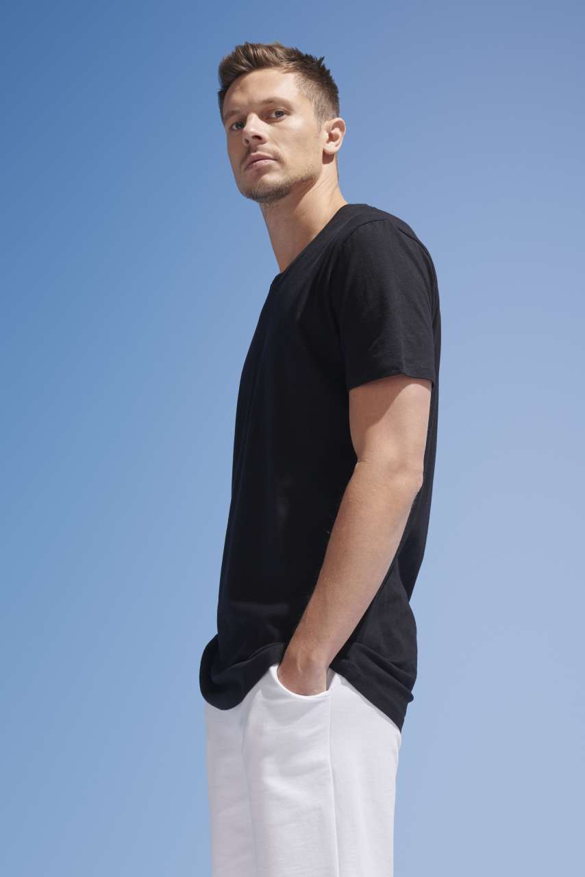 SOL'S MAGNUM MEN - LONG T-SHIRT - Deep Black - modelimageurl