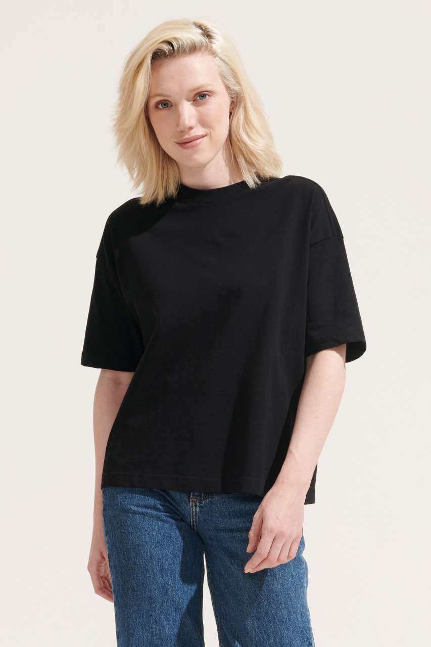 SOL'S BOXY WOMEN'S OVERSIZED T-SHIRT - Deep Black - modelimageurl