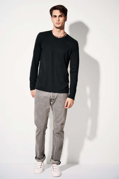 ADULT TRI-BLEND LONG SLEEVE TEE - Heather Graphite - Model