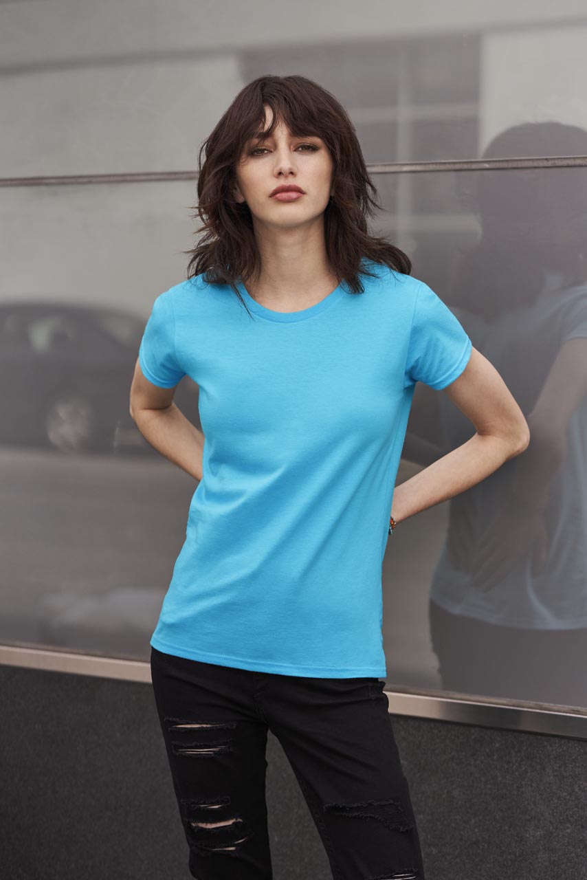 WOMEN'S LIGHTWEIGHT TEE - Heather Blue - Model
