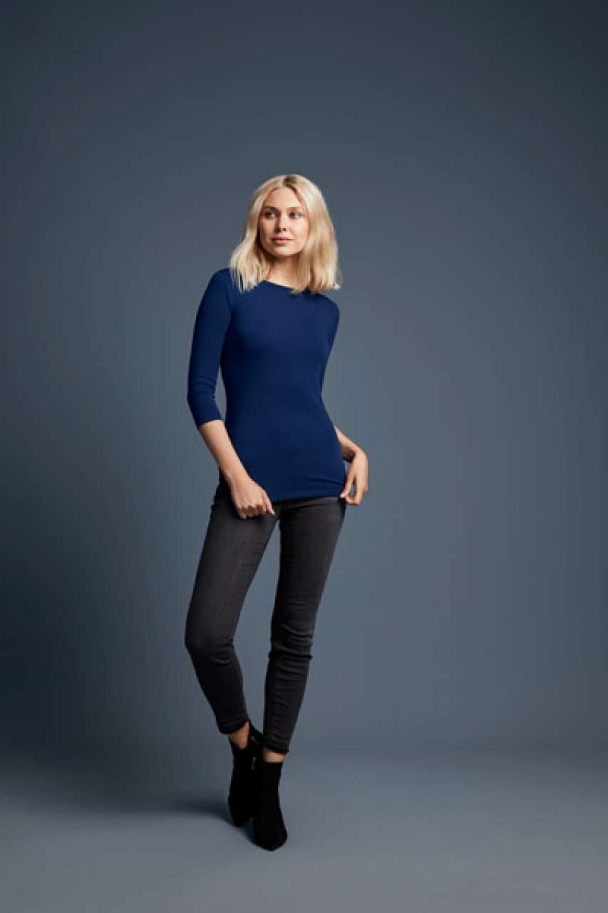 WOMEN'S STRETCH 3/4 SLEEVE TEE - Navy - Model