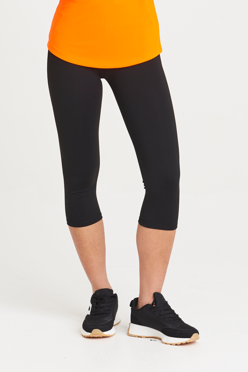WOMEN'S COOL CAPRI - Jet Black/Purple - modelimageurl