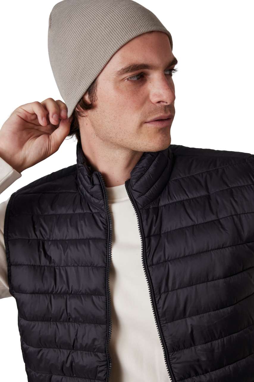 KNITTED BEANIE - Light Grey - modelimageurl