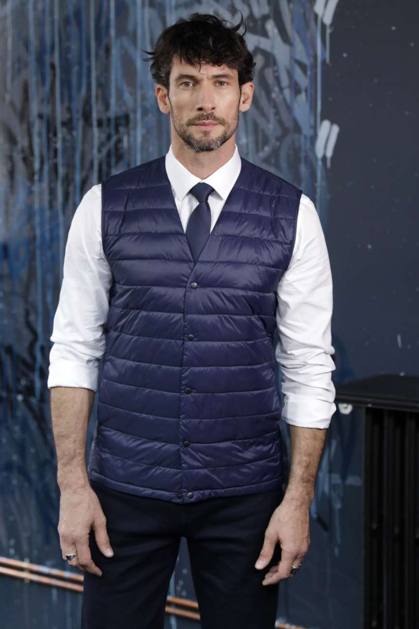 ARTHUR MEN - LIGHTWEIGHT BODYWARMER - Deep Black - modelimageurl