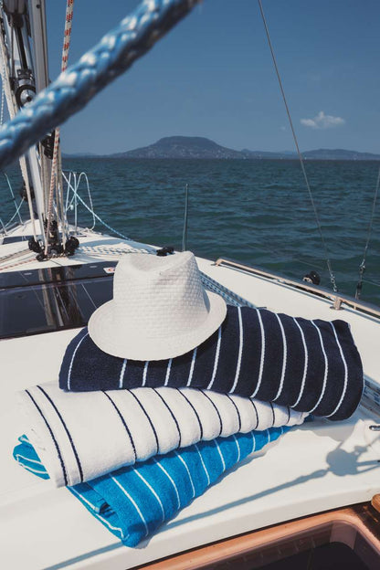 OLIMA BEACH STRIPED TOWEL - White/Navy - modelimageurl