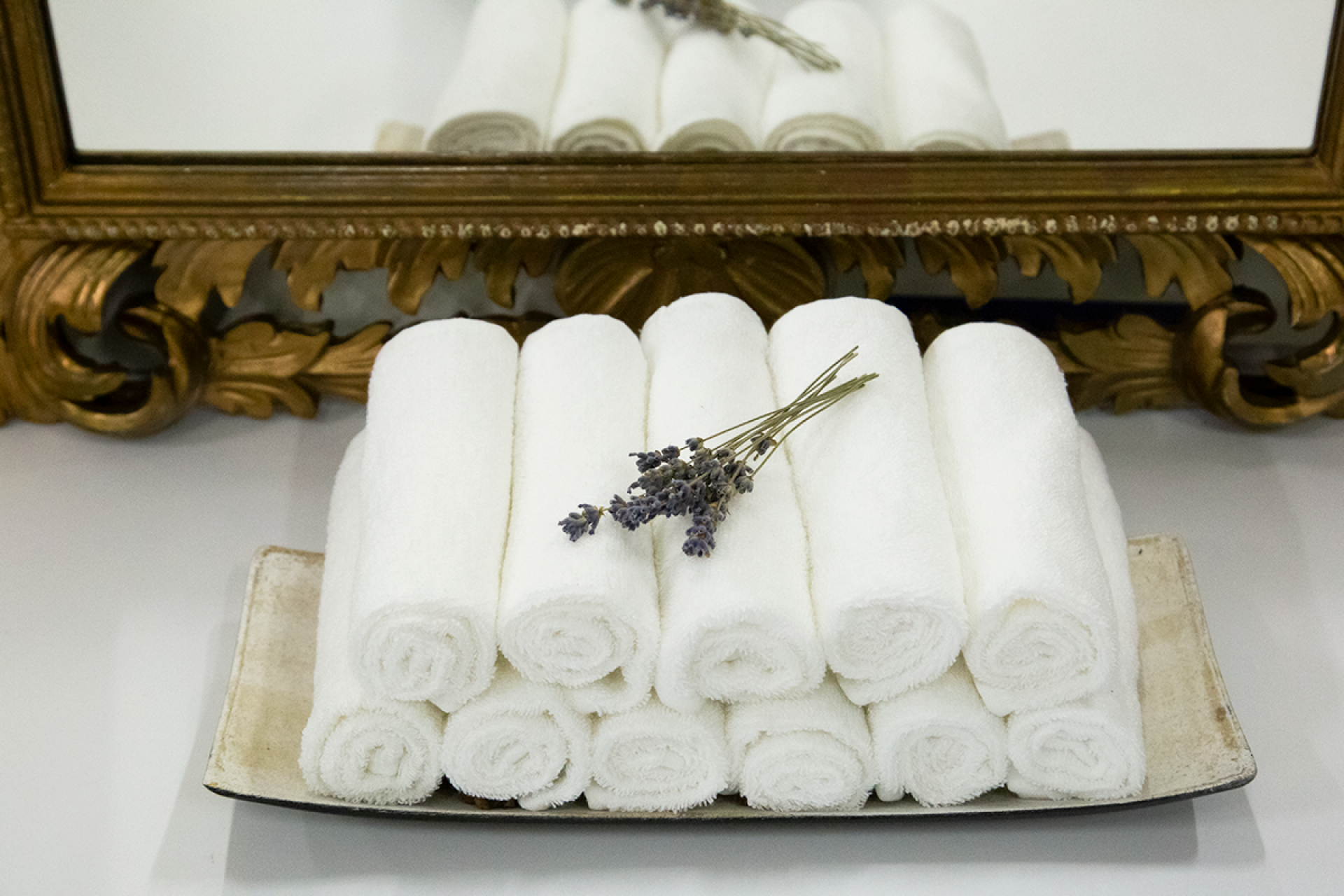OLIMA HOTEL QUALITY HAND/FACE TOWEL - White - modelimageurl