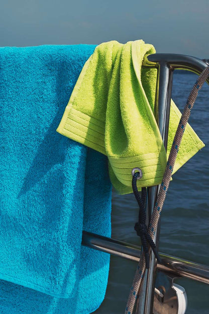 OLIMA SPORTS TOWEL - White - modelimageurl