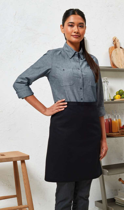 COTTON WAIST APRON, FAIRTRADE & ORGANIC CERTIFIED - Black - Model