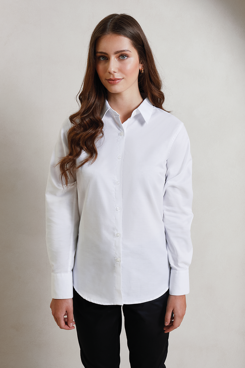 WOMEN'S LONG SLEEVE SIGNATURE OXFORD BLOUSE - Light Blue - Model