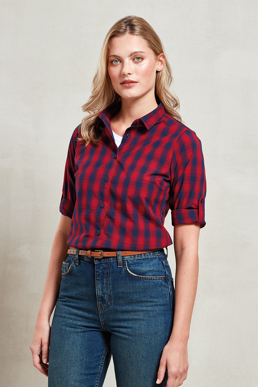 'MULLIGAN' CHECK - WOMEN'S LONG SLEEVE COTTON SHIRT - Camel/Navy - Model