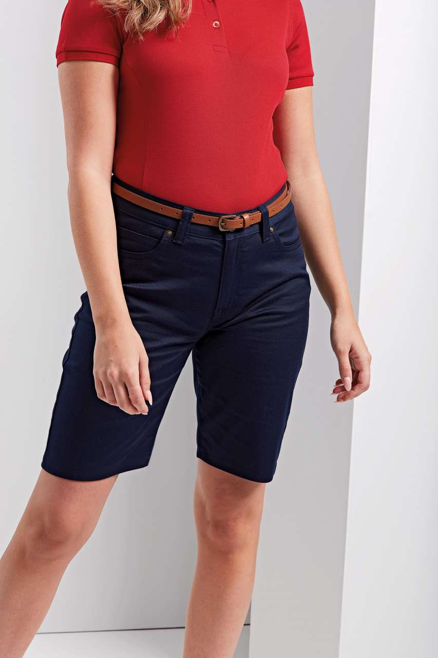 WOMEN'S PERFORMANCE CHINO SHORTS - Black - modelimageurl