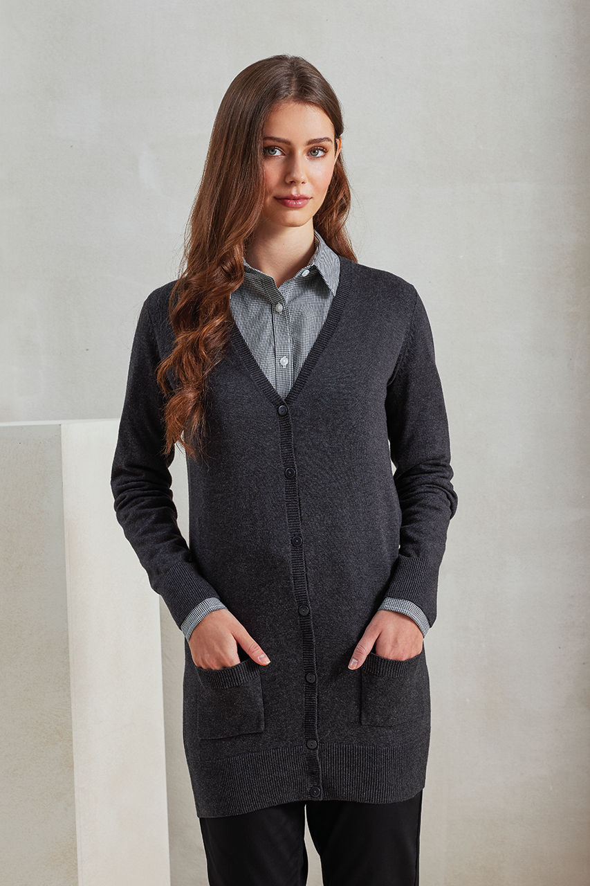 WOMEN'S LONG LENGTH KNITTED CARDIGAN - Black - Model