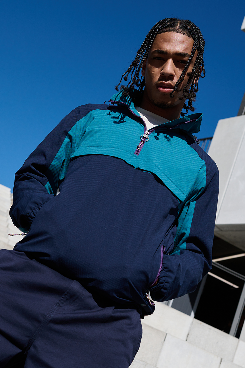VINTAGE OVERHEAD ANORAK - Black/Strong Blue - modelimageurl