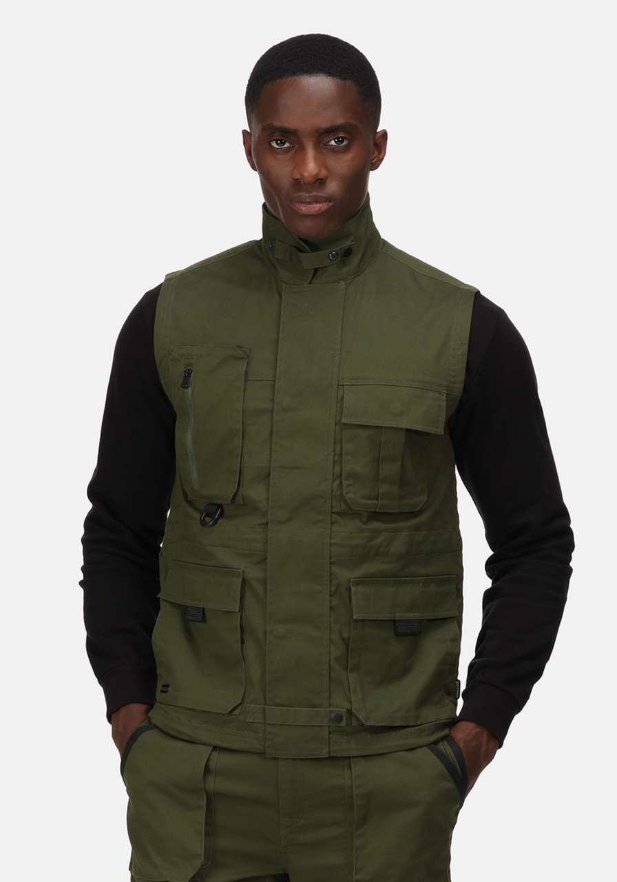 PRO UTILITY VEST - Black - modelimageurl