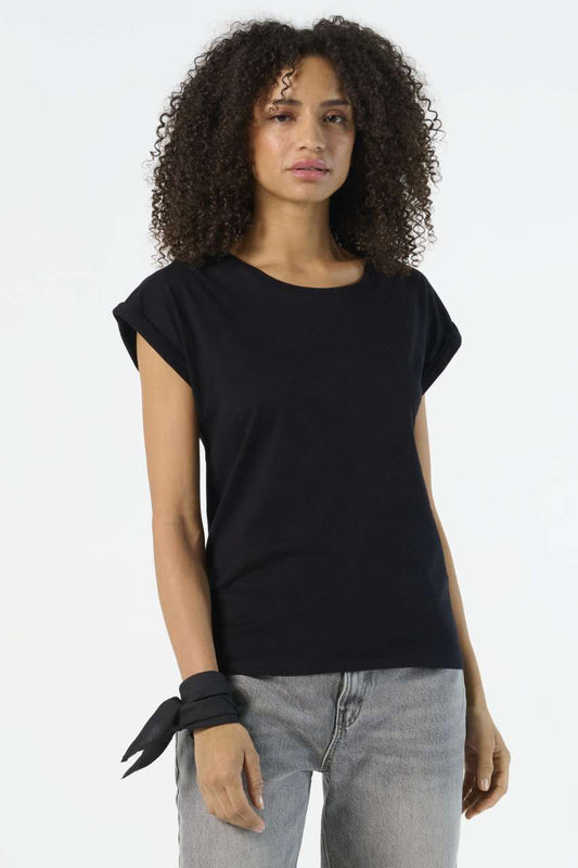 SOL'S MELBA - WOMEN’S ROUND NECK T-SHIRT - Deep Black - Model