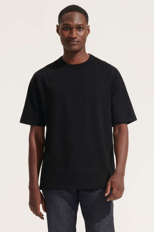 SOL'S BOXY MEN'S OVERSIZED T-SHIRT - Deep Black - modelimageurl
