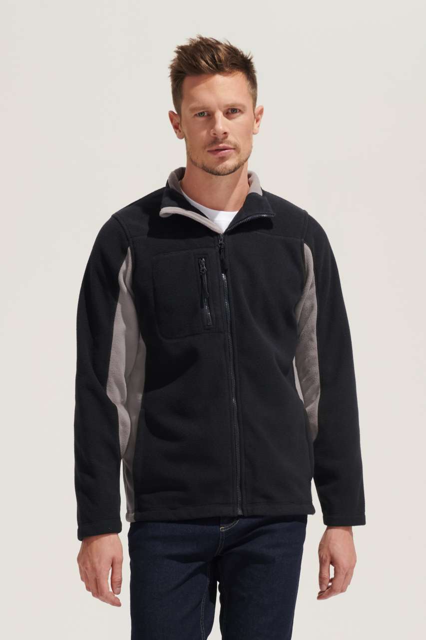 SOL'S NORDIC - MEN’S TWO-COLOUR ZIPPED FLEECE JACKET - Black - Model